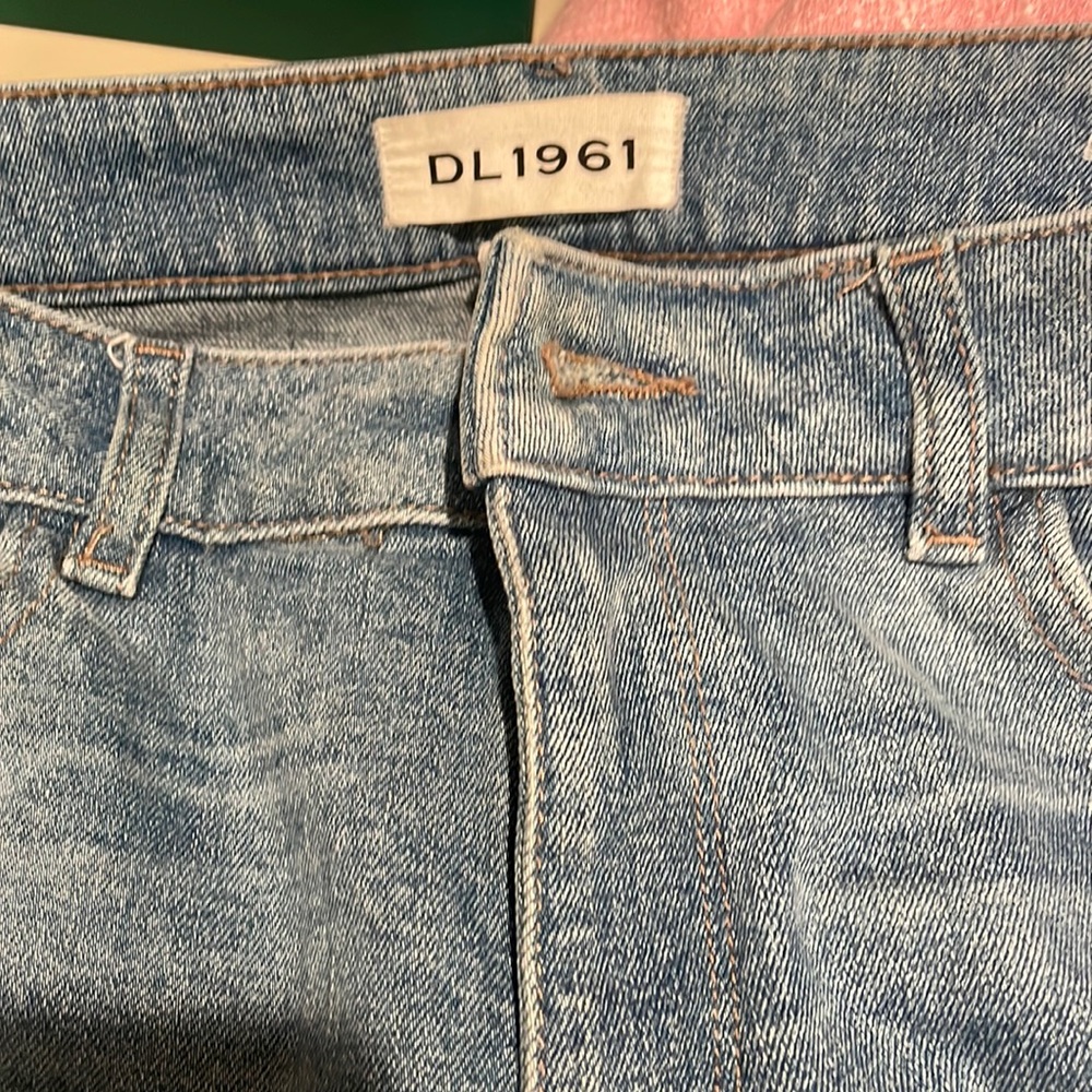 DL jeans size 28 straight